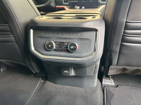 Used 2025 Ford Expedition Max Platinum AWD/4WD image 31