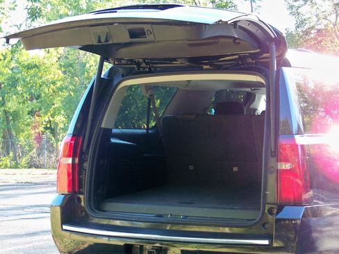 Used 2015 Chevrolet Suburban LTZ image 13