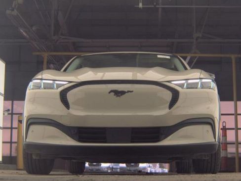 Used 2025 Ford Mustang Mach-E Select w/ Comfort Package Lite image 4