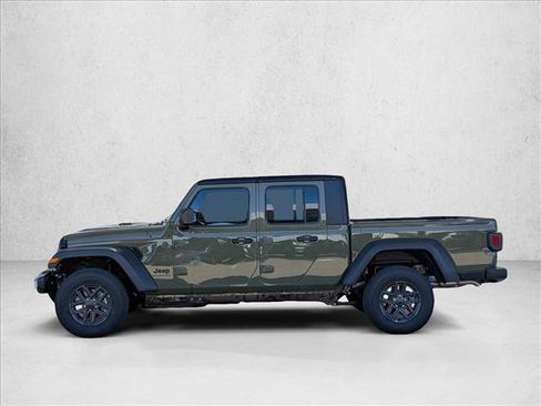 New 2026 Jeep Gladiator Sport AWD/4WD image 8