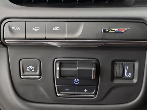 Used 2023 Cadillac Escalade V w/ LPO, ONYX Package AWD/4WD image 33