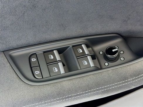 Used 2025 Audi RS Q8 performance image 19