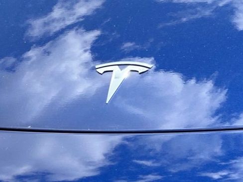 Used 2023 Tesla Model Y Long Range AWD/4WD image 4