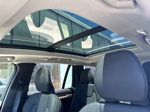 Certified 2025 Volvo XC90 B6 Plus AWD/4WD image 27