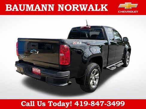 Used 2017 Chevrolet Colorado Z71 AWD/4WD image 4