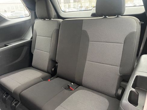 Used 2023 Chevrolet Traverse LT image 29