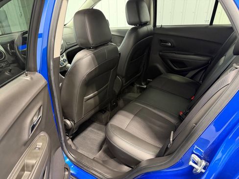 Used 2016 Chevrolet Trax LT w/ LT Convenience Package AWD/4WD image 9