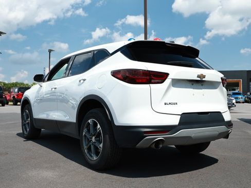 Used 2025 Chevrolet Blazer LT FWD image 8