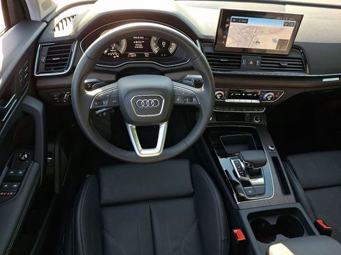 Used 2023 Audi Q5 e Premium Plus w/ Premium Plus Package AWD/4WD image 10