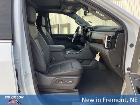 New 2026 GMC Sierra 2500 Denali w/ Denali Reserve Package image 17