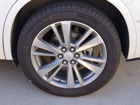 Used 2022 Cadillac XT6 Premium Luxury w/ Technology Package FWD image 32