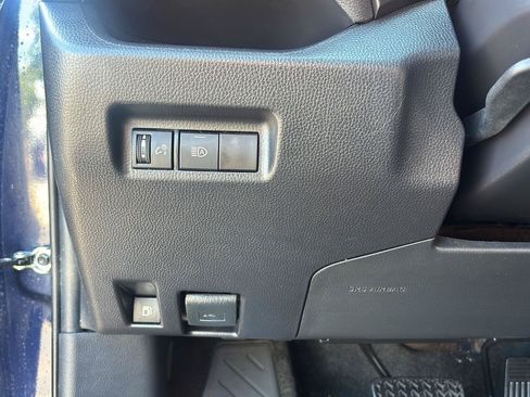Used 2025 Toyota RAV4 XLE AWD/4WD image 28