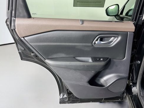 Used 2021 Nissan Rogue SL AWD/4WD image 31
