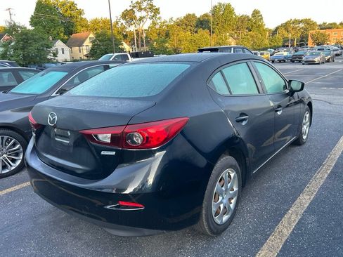 Used 2018 MAZDA MAZDA3 Sport FWD image 6