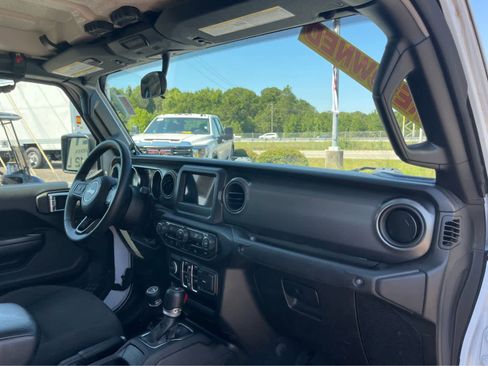 Used 2022 Jeep Gladiator Sport AWD/4WD image 27