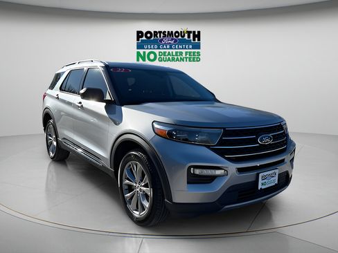 Used 2022 Ford Explorer XLT w/ Equipment Group 202A AWD/4WD image 24