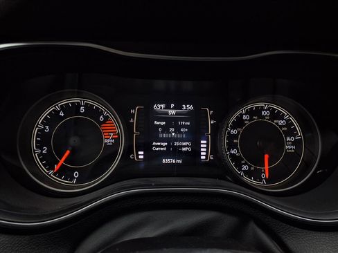 Used 2019 Jeep Cherokee Latitude Plus w/ Cold Weather Group image 17