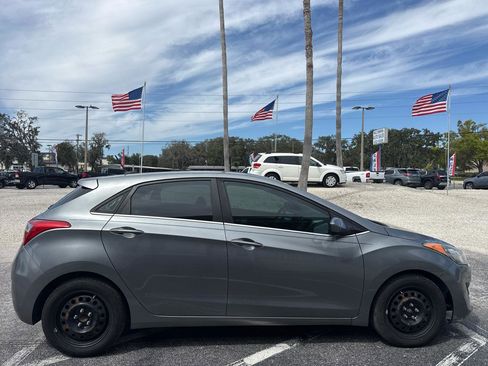 Used 2017 Hyundai Elantra GT image 6