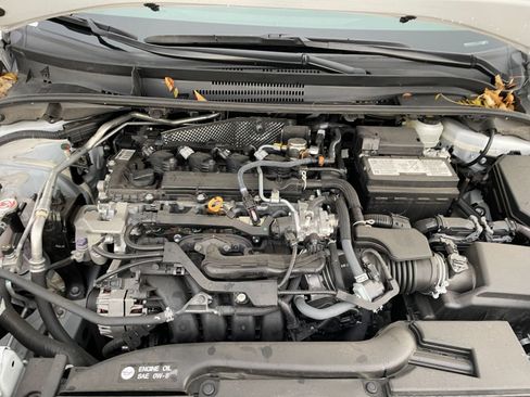 Used 2025 Toyota Corolla LE image 31