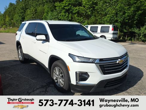 Used 2023 Chevrolet Traverse LT FWD image 1