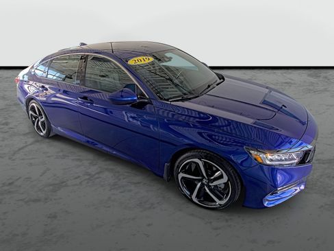 Used 2019 Honda Accord Sport image 4