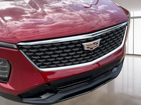 Used 2024 Cadillac XT4 Premium Luxury w/ Active Safety Package FWD image 30