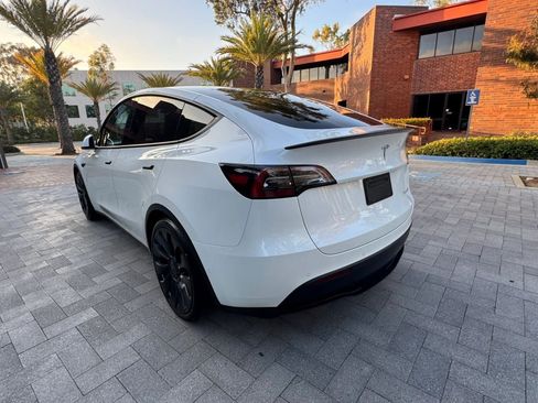 Used 2024 Tesla Model Y Performance AWD/4WD image 8