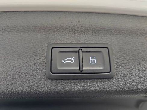 Used 2025 Audi Q3 2.0T Premium w/ Convenience Package image 36