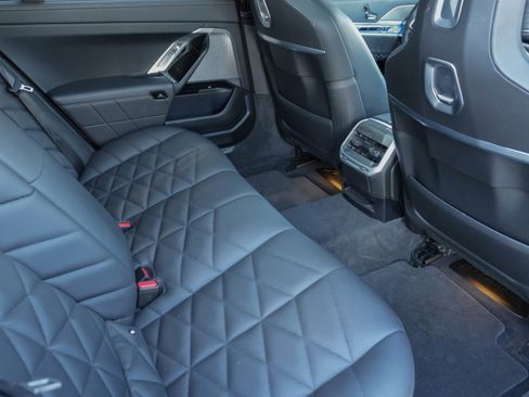 Certified 2023 BMW 740i image 32