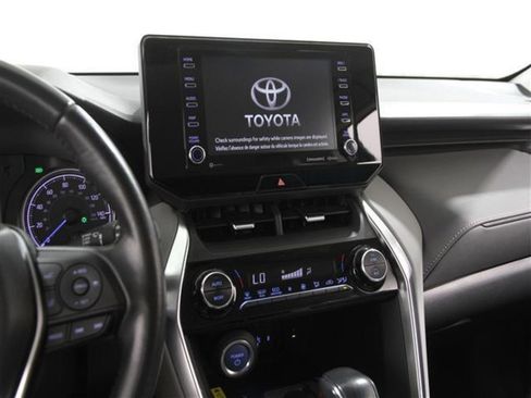 Used 2021 Toyota Venza LE w/ Carpet Mat Package (TMS) image 9