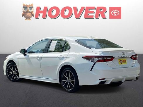 Used 2024 Toyota Camry SE FWD image 3