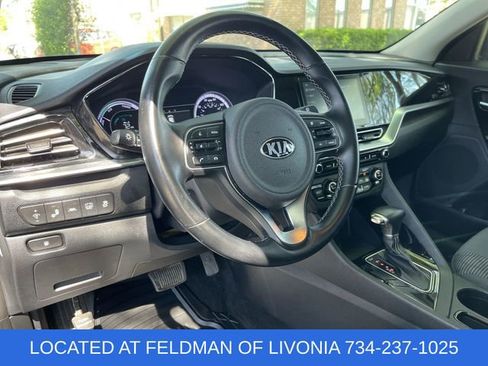 Used 2020 Kia Niro LXS FWD image 10