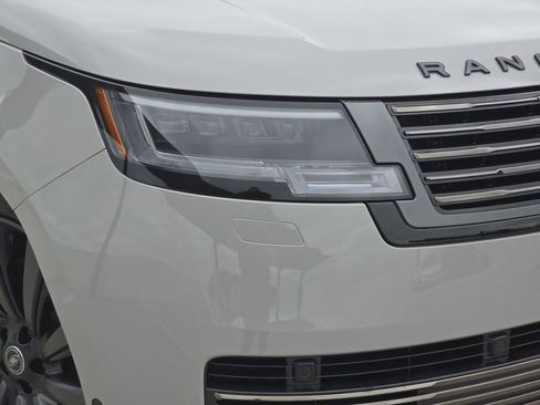 New 2025 Land Rover Range Rover SV image 33