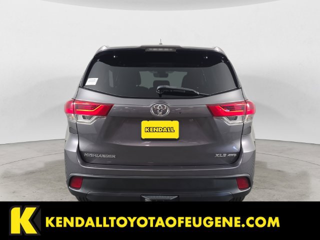 Used 2019 Toyota Highlander XLE AWD/4WD image 6