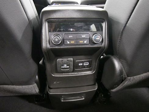 Used 2023 GMC Acadia SLT w/ Elevation Edition AWD/4WD image 16