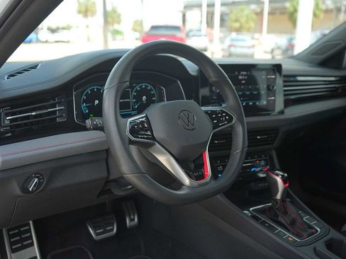 Used 2025 Volkswagen Jetta GLI Autobahn FWD image 2
