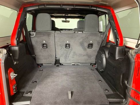 Used 2023 Jeep Wrangler Sahara image 27