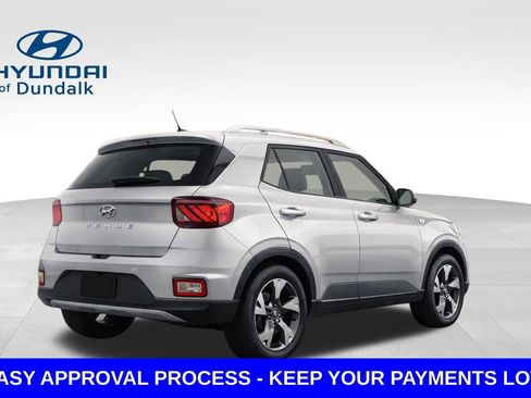 Used 2025 Hyundai Venue SEL FWD image 2