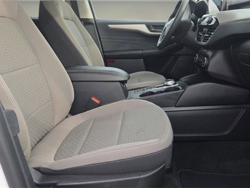 Used 2022 Ford Escape SE image 11
