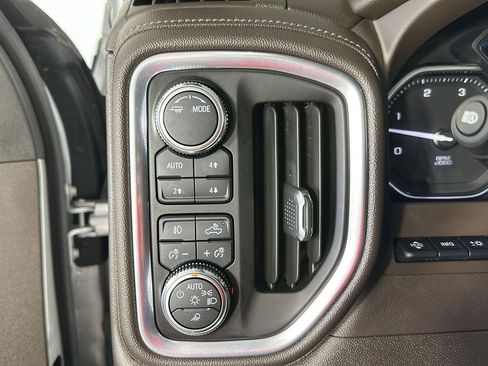 Used 2022 GMC Sierra 3500 Denali w/ Denali Ultimate Package AWD/4WD image 10