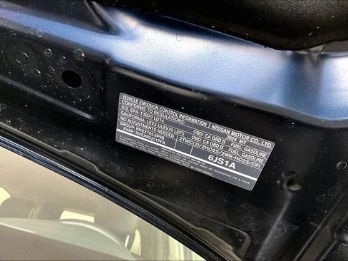 Used 2024 Nissan Armada SL w/ Captain's Chairs Package image 32