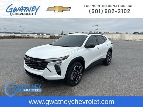 Used 2024 Chevrolet Trax RS w/ Sunroof Package image 1