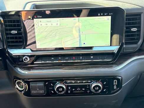 Used 2024 GMC Sierra 1500 SLE w/ Preferred Package image 23