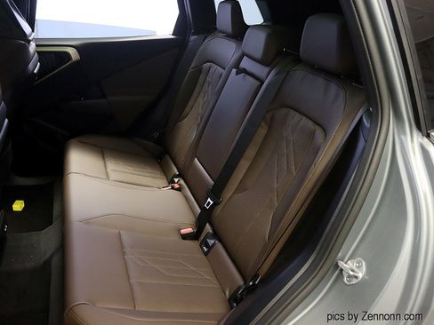 Used 2025 BMW X3 xDrive30i w/ Premium Package image 12