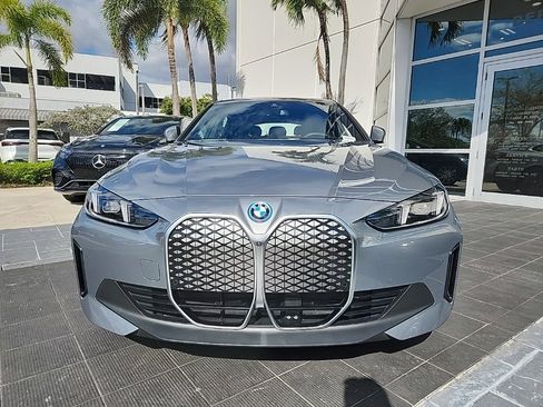 Used 2025 BMW i4 eDrive40 image 16