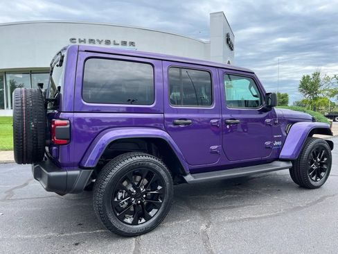 Used 2023 Jeep Wrangler Unlimited Sahara w/ Cold Weather Group AWD/4WD image 63