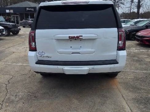 Used 2017 GMC Yukon SLT image 6