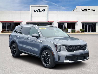 Certified 2025 Kia Sorento EX w/ Panoramic Sunroof Package