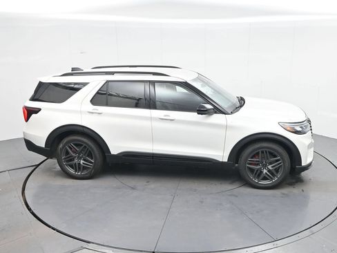 New 2026 Ford Explorer ST-Line w/ ST-Line Street Pack RWD image 27