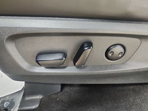 Used 2023 Nissan Pathfinder SL image 15